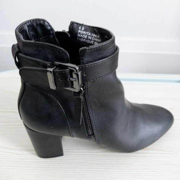 Woman Brand New Stylish Boots - Picture 2 of 5